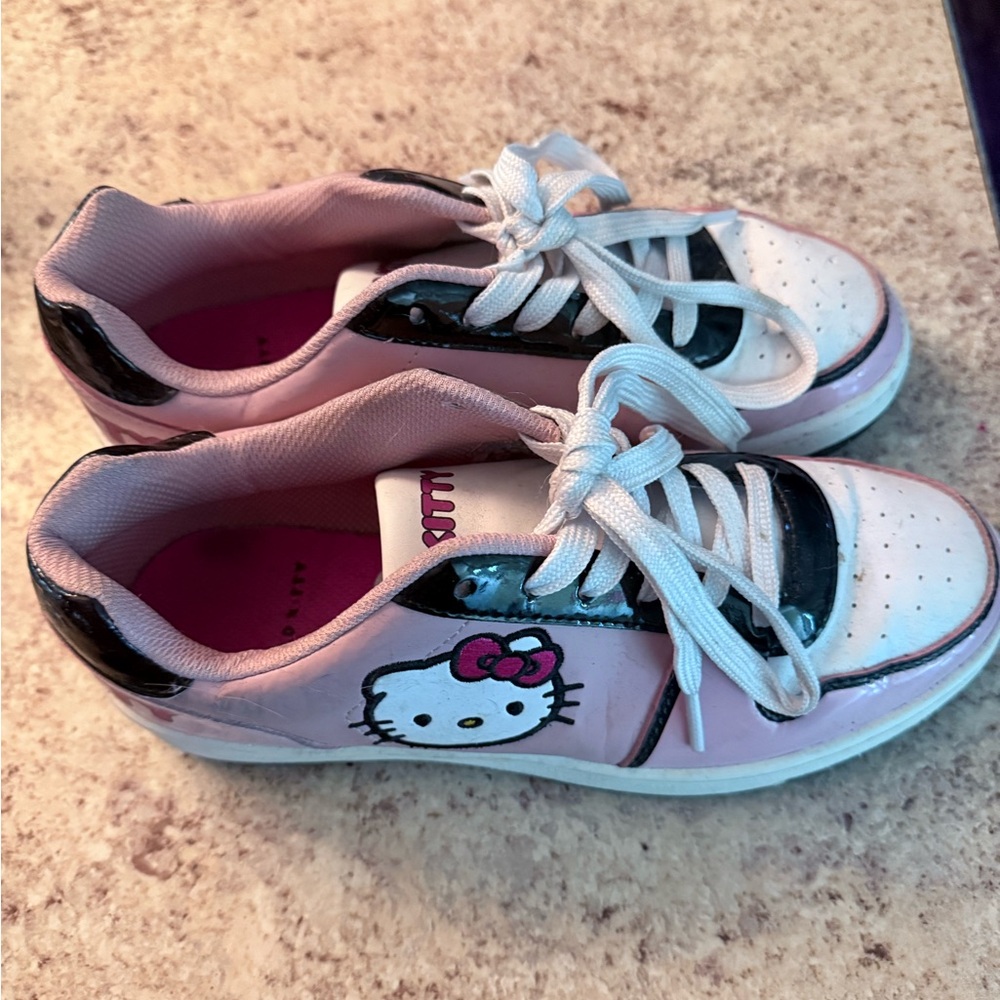 Hello Kitty Shoes